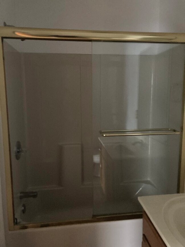 701 Whitthorne St, Shelbyville, TN 37160 - photo 4