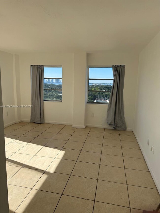 3100 Collins Ave unit 1606, Miami Beach, FL 33140 - photo 6