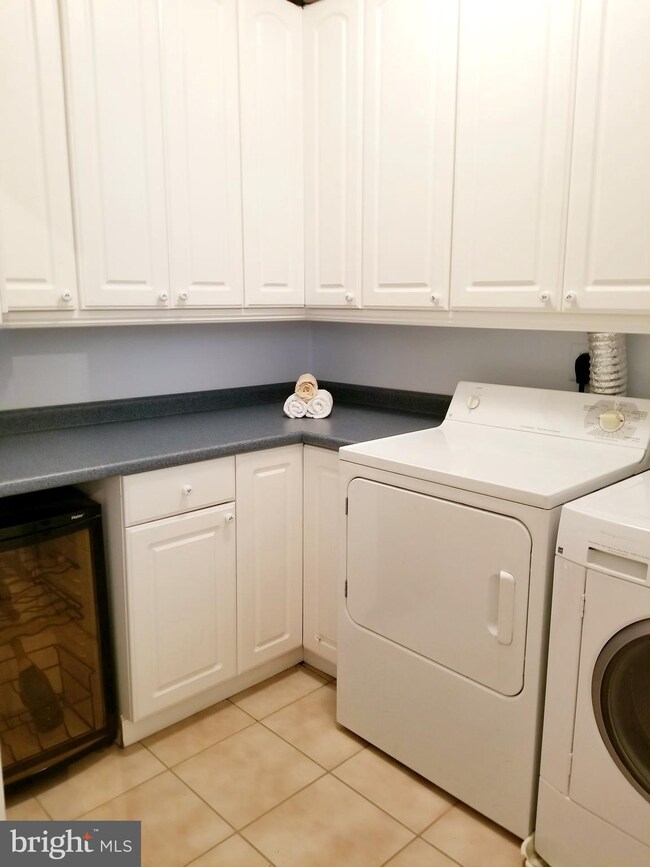 11306 Westbrook Mill Ln unit 204, Fairfax, VA 22030 - photo 7