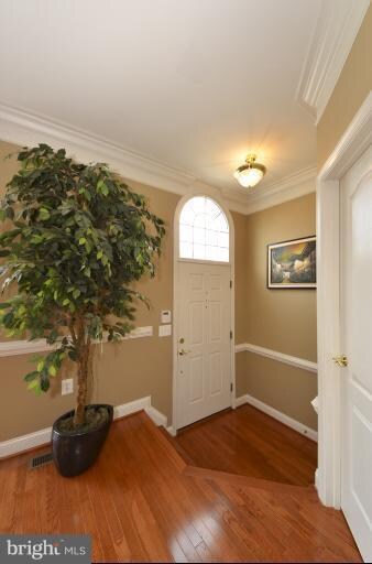 9969 Cyrandall Dr, Oakton, VA 22124 - photo 3