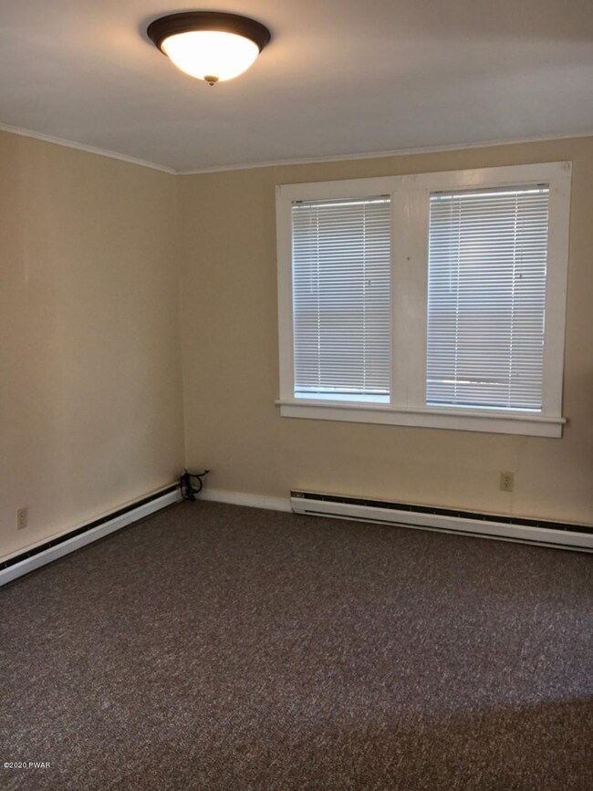 454 Woodland Ave, Hawley, PA 18428 - photo 6