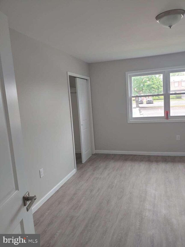 803 Henri Ct unit 803, Burlington, NJ 08016 - photo 3