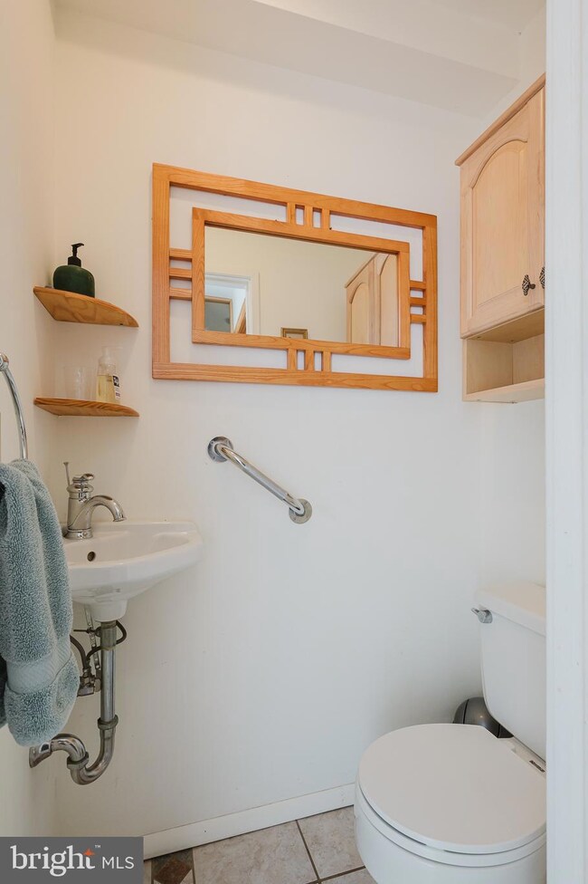 19 Penny Ln, Baltimore, MD 21209 - photo 3