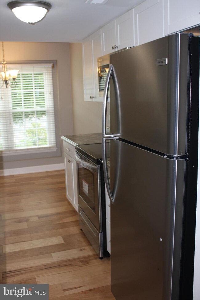 327 Elderwood Ct, Annapolis, MD 21409 - photo 7