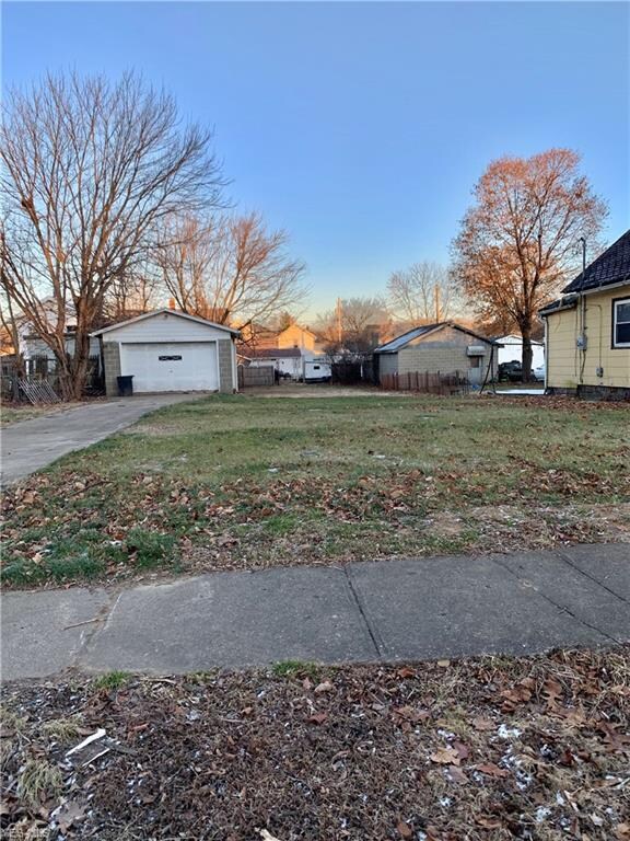 338 N 9th St, Coshocton, OH 43812 - photo 3