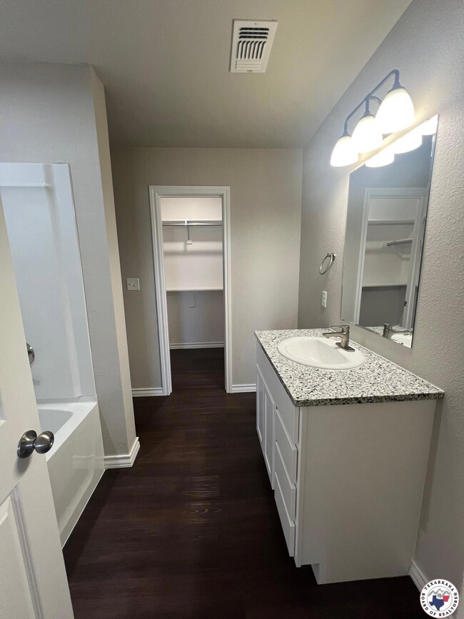 3446 Brooke Place, Texarkana, TX 75503 - photo 4