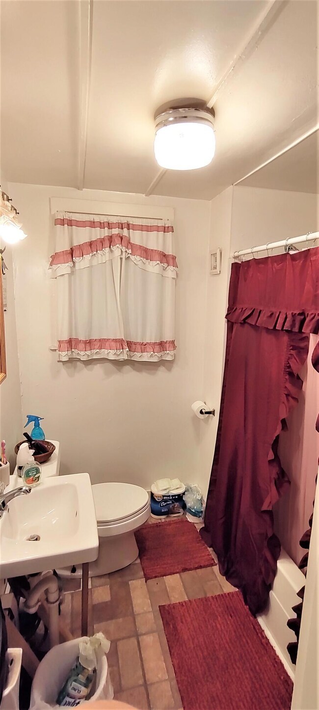 Bathroom_Unit 1