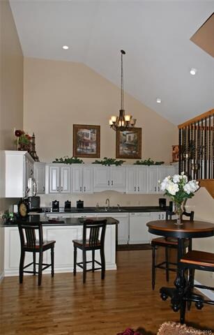 Dining & kitchen