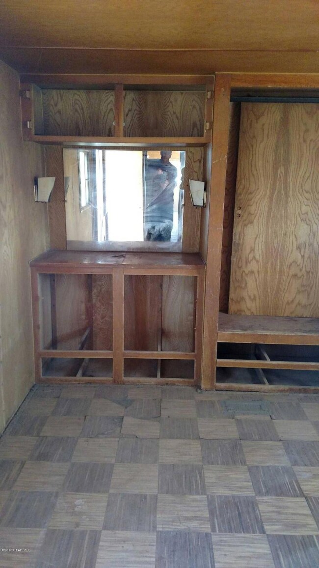 25480 N Mitchell Ln, Paulden, AZ 86334 - photo 4