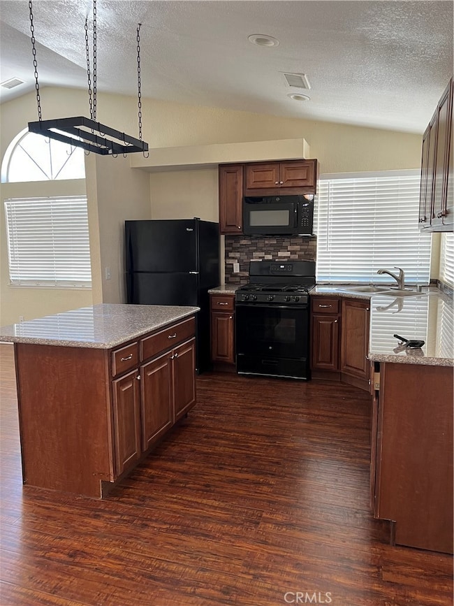 13762 Deauville Dr, Victorville, CA 92395 - photo 5