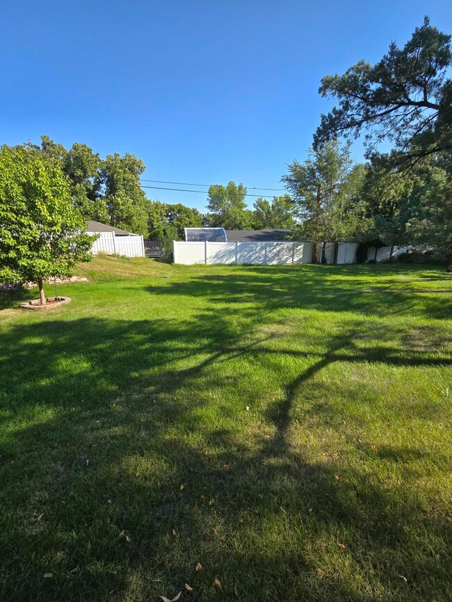 1002 Palmer Place, Mitchell, SD 57301 - photo 5