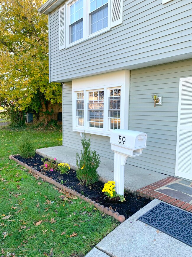 59 Avondale Ln, Matawan, NJ 07747 - photo 3