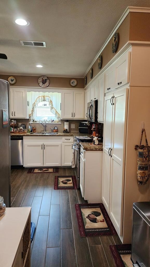 3408 Lanarkshire St, Bay City, TX 77414 - photo 5