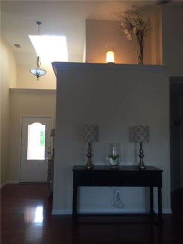 Open and welcoming foyer!