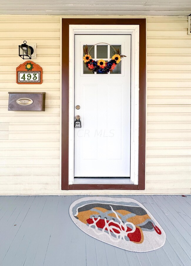 493 Maplewood-12