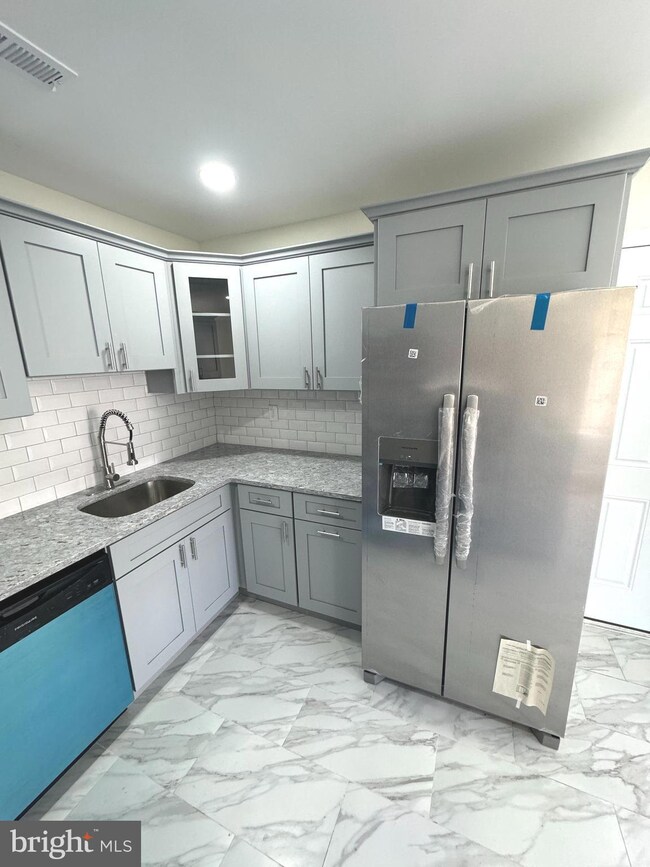 17 Spyglass Ct, East Windsor, NJ 08520 - photo 6