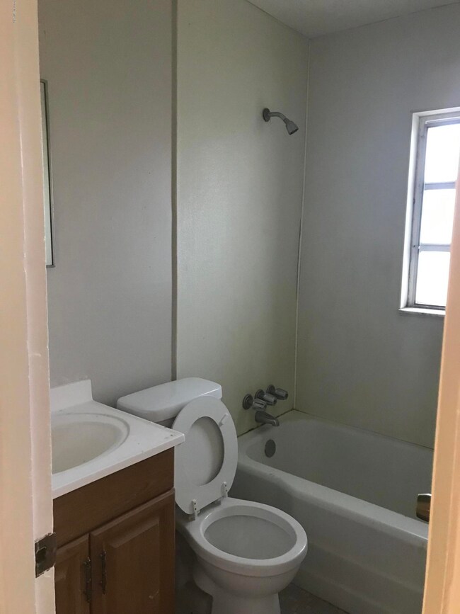 5305 Redstone Dr, Jacksonville, FL 32210 - photo 6