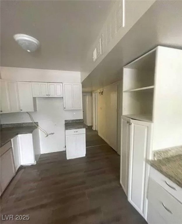 5128 Forrest Hills Ln, Las Vegas, NV 89108 - photo 4