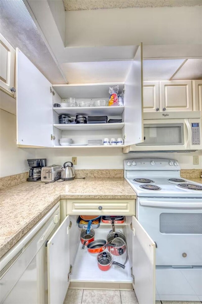 4401 46th Ave W unit 102, Bradenton, FL 34210 - photo 7