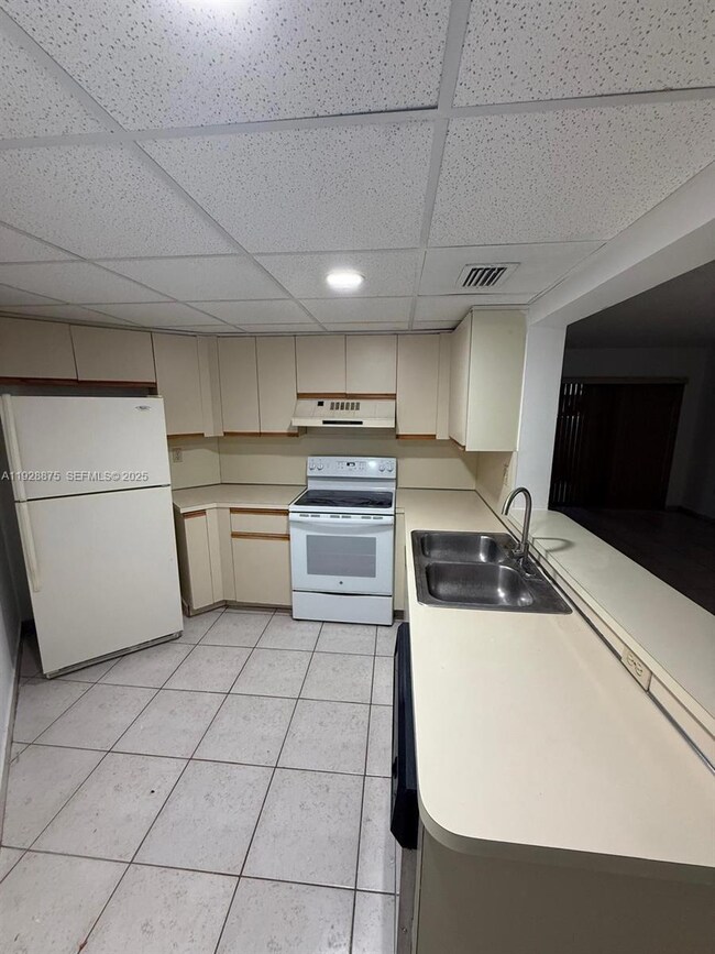 10257 NW 9th St Cir unit 112-10, Miami, FL 33172 - photo 7