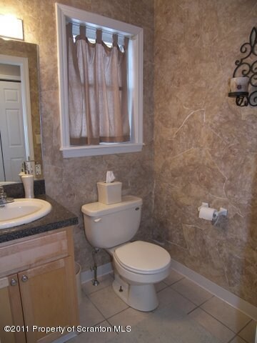 114 Little Spike Way, Scranton, PA 18504 - photo 7