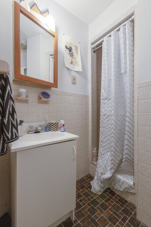 11 Noyes Place (Pet Friendly) unit 3, Boston, MA 02113 - photo 3