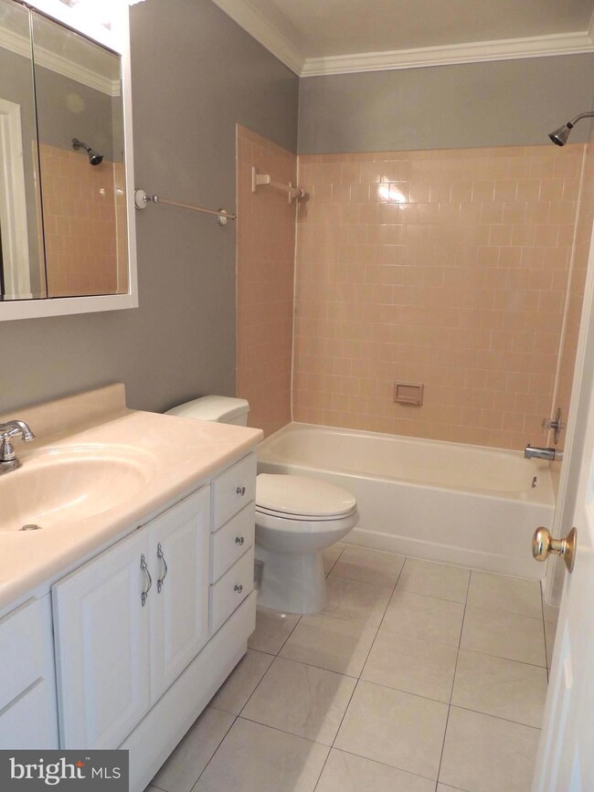 1401 Key Pkwy unit B202, Frederick, MD 21702 - photo 7