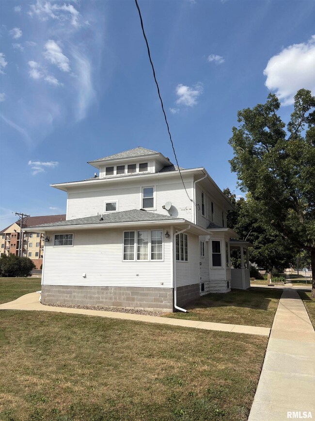 401 10th St, de Witt, IA 52742 - photo 5