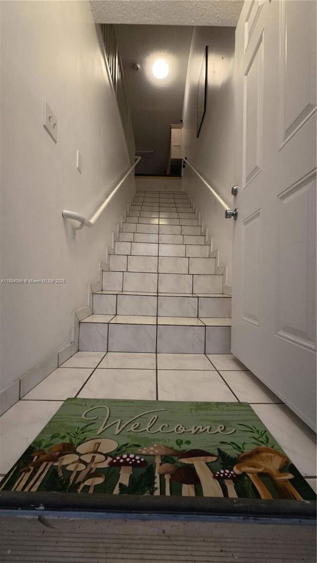 6873 W 36th Ave unit 202, Hialeah, FL 33018 - photo 4