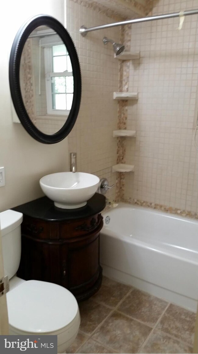 2725 S Walter Reed Dr unit A, Arlington, VA 22206 - photo 3