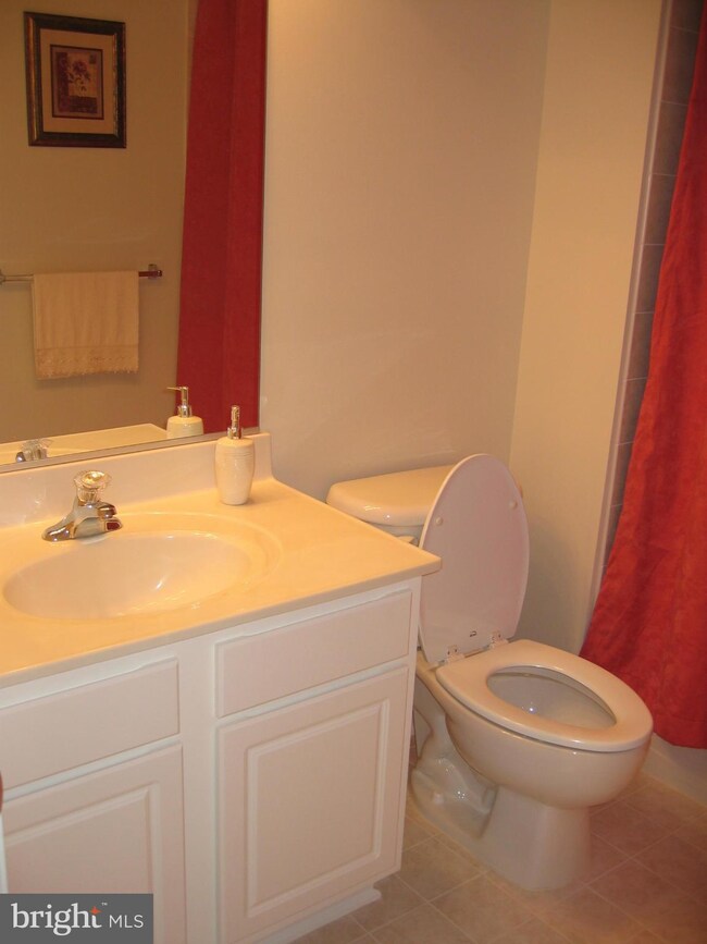 608 Kingfisher Ave, Gaithersburg, MD 20877 - photo 7