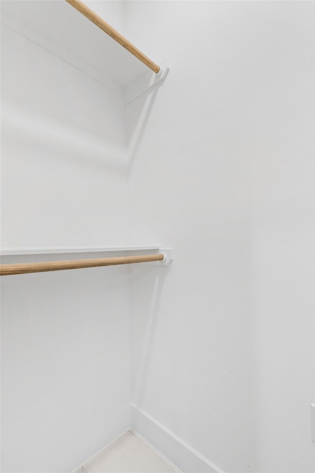 712 W Donovan St unit F, Houston, TX 77091 - photo 7