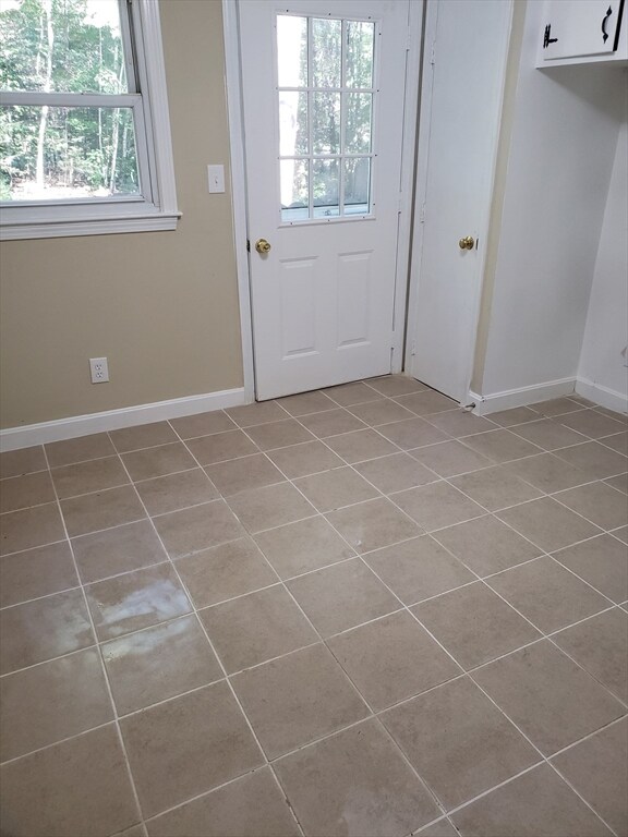 296 Emerson Ave unit 3, Hampstead, NH 03841 - photo 6