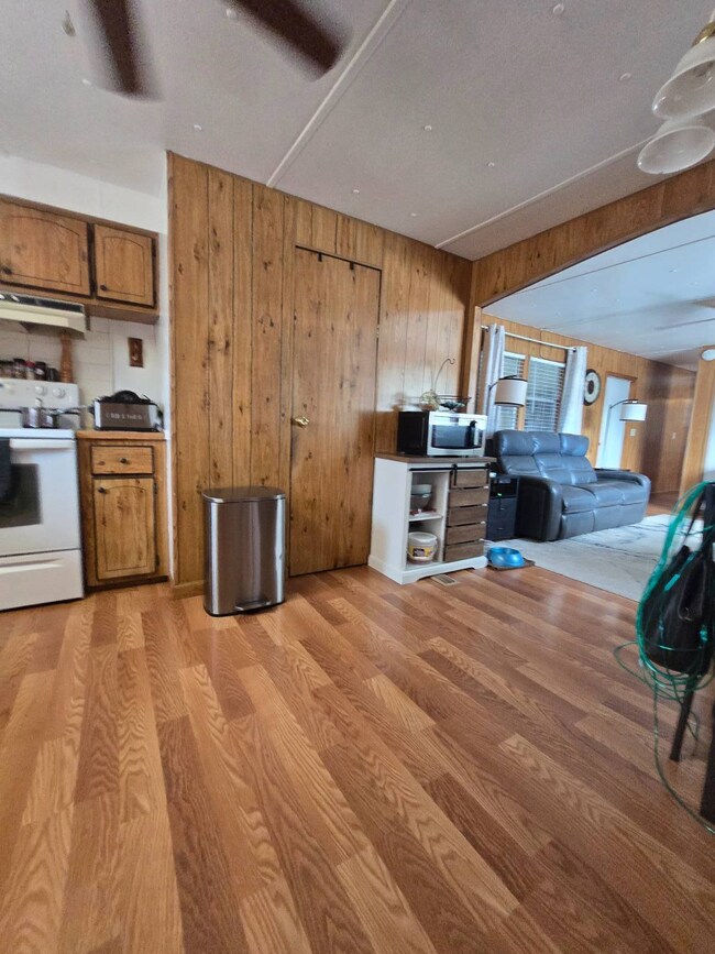 5431 NE 35th St unit 241, Silver Springs, FL 34488 - photo 6