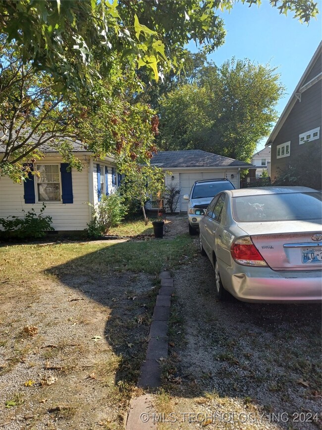 309 E Broadway Ave, Broken Arrow, OK 74012 - photo 3