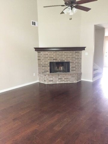 806 Live Oak Ave, Bay City, TX 77414 - photo 2