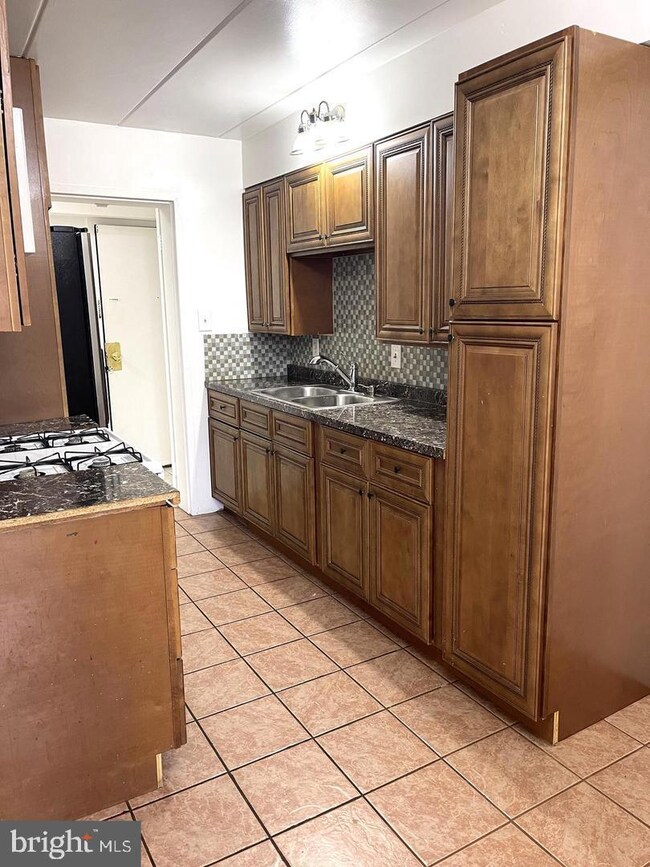 2323 Freetown Ct unit 2B, Reston, VA 20191 - photo 3