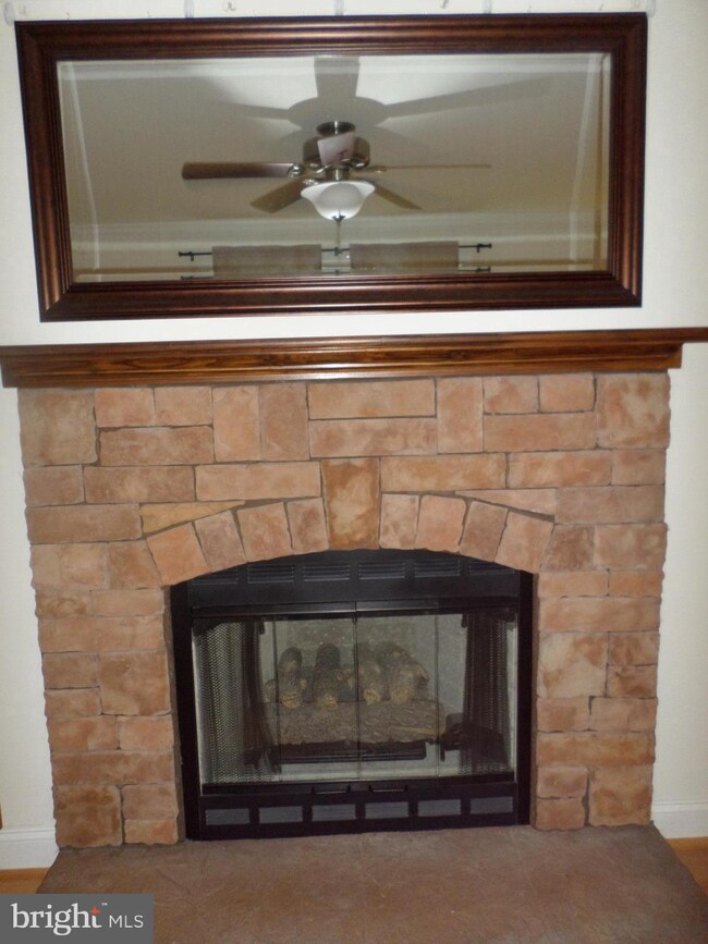 854 Lakeview Dr, Colonial Beach, VA 22443 - photo 5