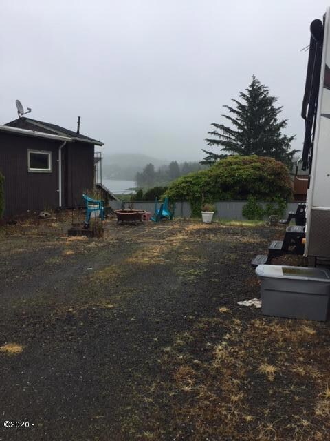 216 SE Surf Ave, Lincoln City, OR 97367 - photo 3