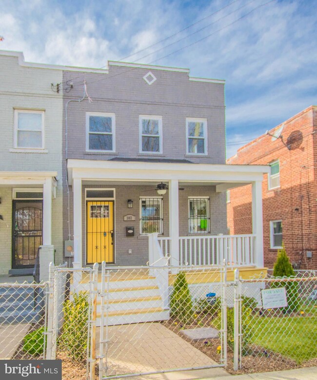302 Division Ave NE, Washington, DC 20019 - photo 2