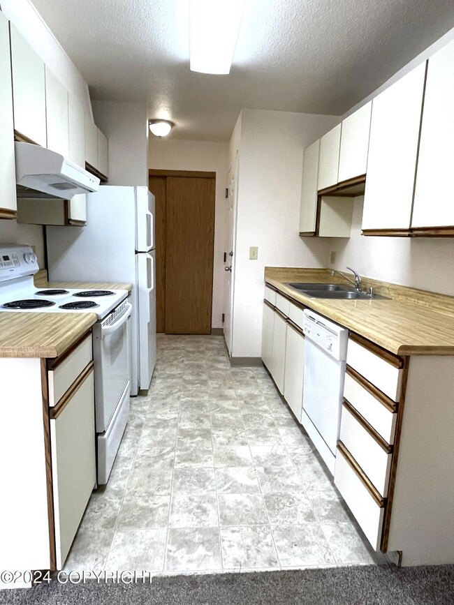 3580 W Dimond Blvd unit C3, Anchorage, AK 99502 - photo 5