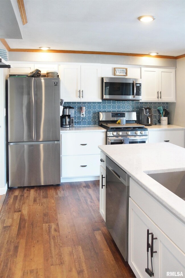 4818 N Koerner Rd, Peoria, IL 61615 - photo 6