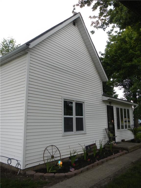 606 S Indiana St, Roachdale, IN 46172 - photo 5