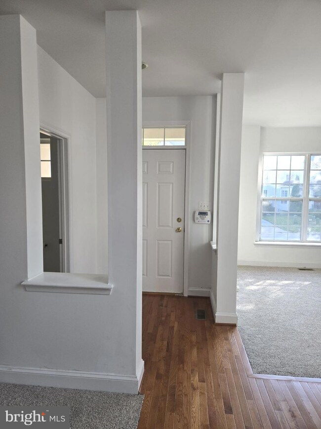 23330 Jonquil Ln, California, MD 20619 - photo 6