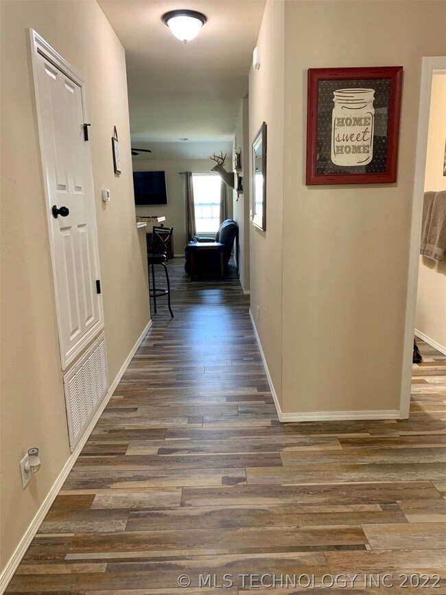 2608 W Fredericksburg St, Broken Arrow, OK 74011 - photo 2