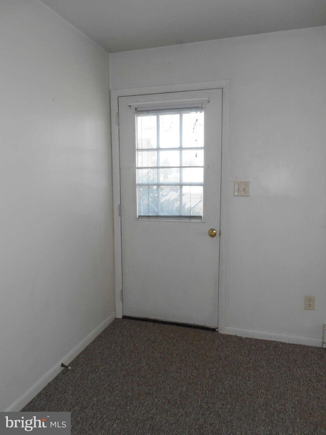 17739 Mason Dixon Rd, Hagerstown, MD 21740 - photo 5