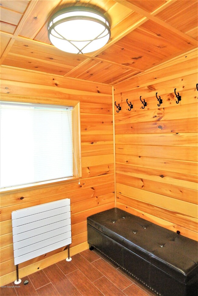 7252 Long Pine Dr, Tobyhanna, PA 18466 - photo 5