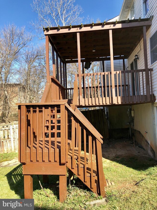 6724 Seat Pleasant Dr, Capitol Heights, MD 20743 - photo 3