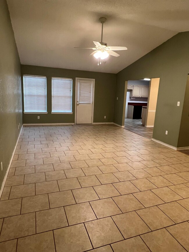 114 Val Verde Trail, Wake Village, TX 75501 - photo 4