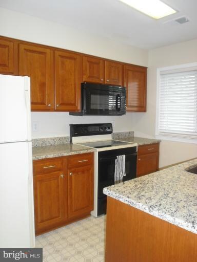 4052 Grays Pointe Ct unit 4052A, Fairfax, VA 22033 - photo 2